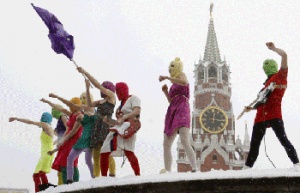 Мосгорсуд оставил в силе решение о продлении ареста участниц Pussy Riot